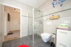 Badezimmer 2