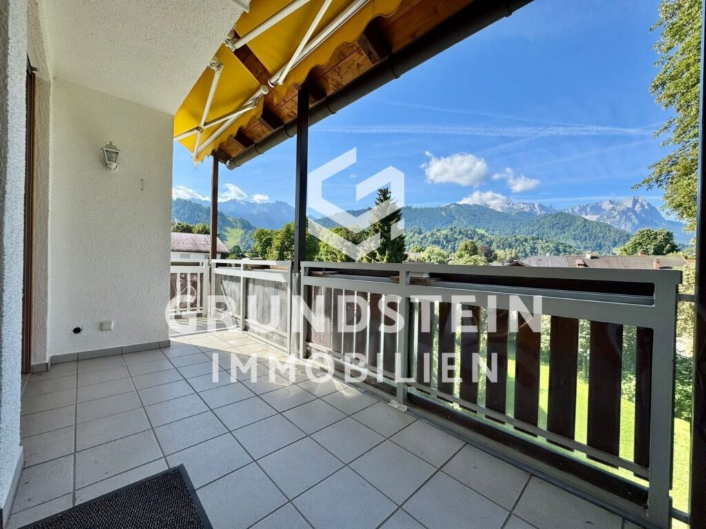 Balkon mit Bergblick