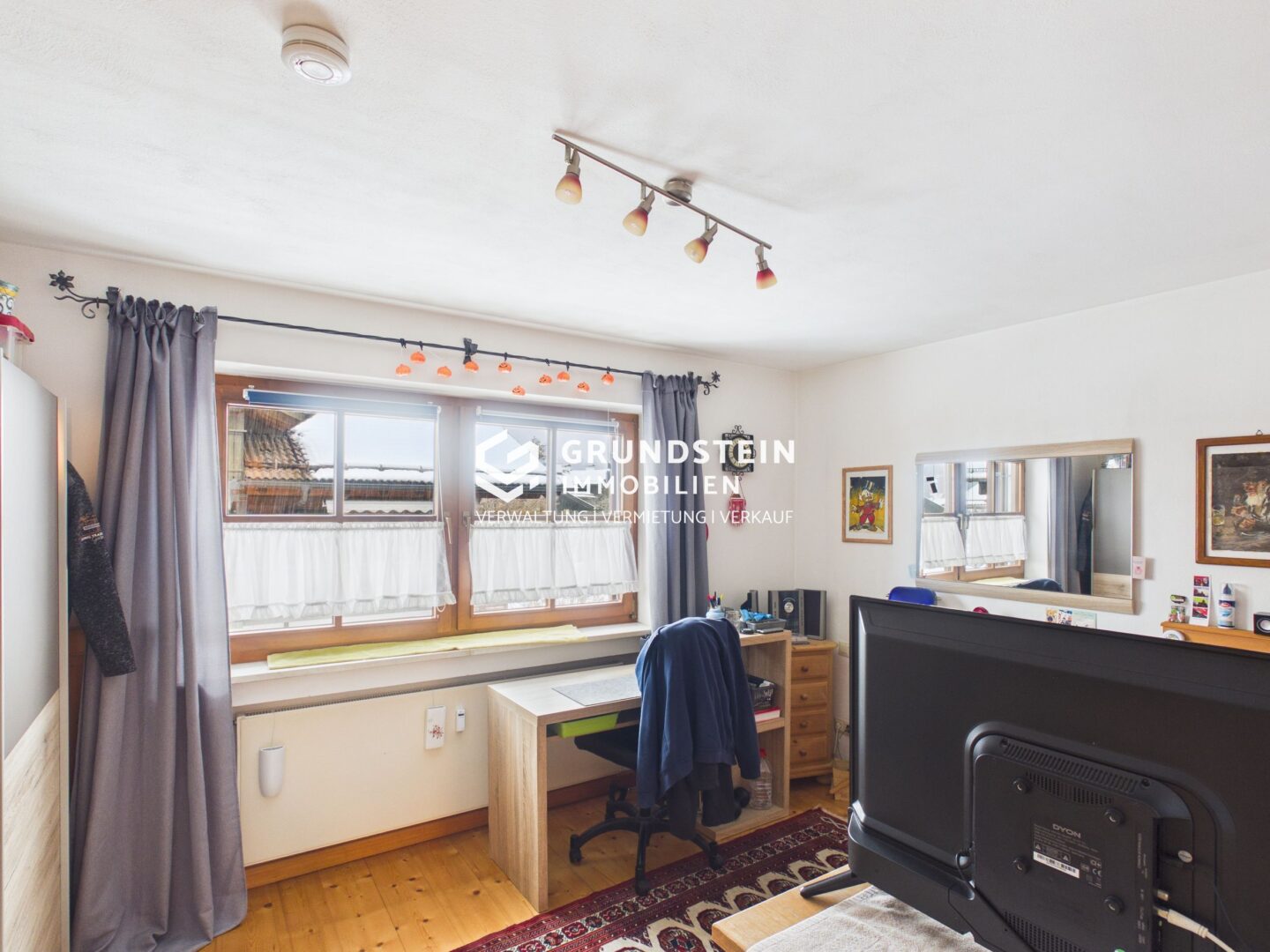 CAM03636G0-PR0052-STILL007