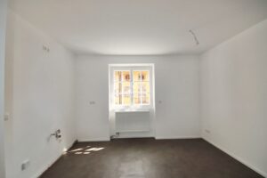 Helle Wohnung mit Fenster