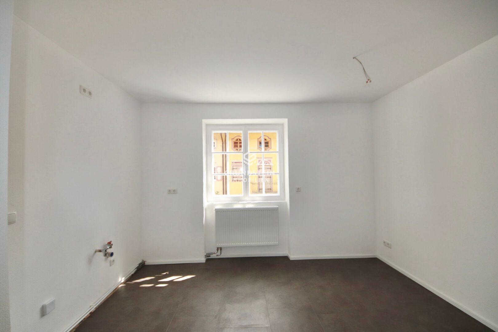 Helle Wohnung mit Fenster