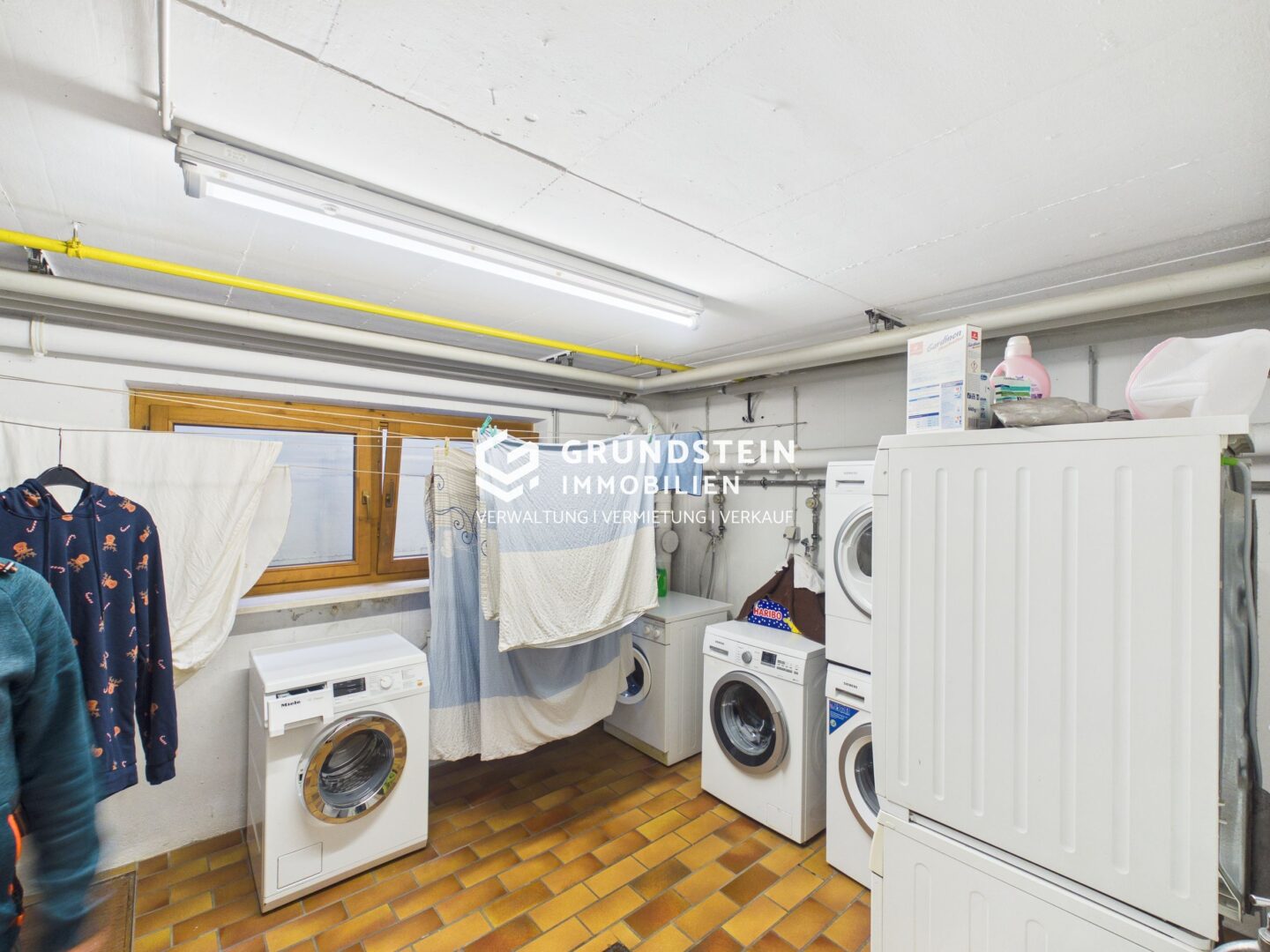 CAM03636G0-PR0052-STILL009