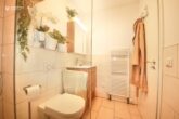 2-Zimmer-Wohnung mit Panoramablick in Oberau - Das sanierte Badezimmer